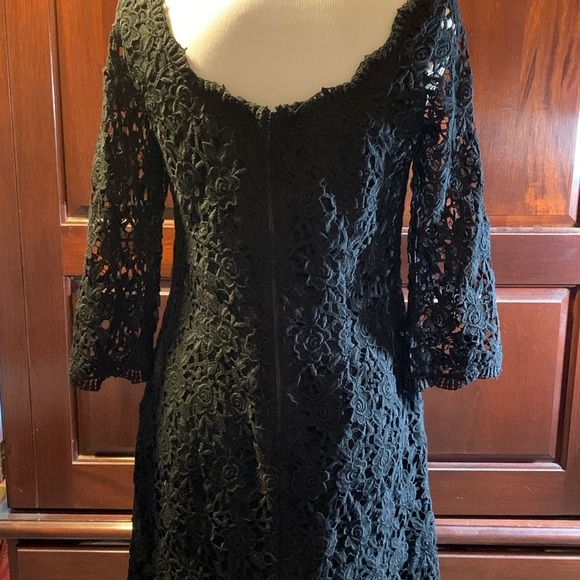 White House Black Market lace dress size 2 - Picture 2 of 4